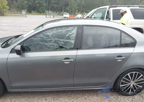 2016 Volkswagen Jetta 1.8T Sport z USA, uszkodzony, nr VIN 3VWD17AJ0GM367838